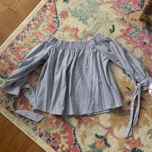 American Eagle Outfitters top